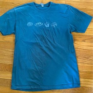 Medium grey tshirt with pastries.